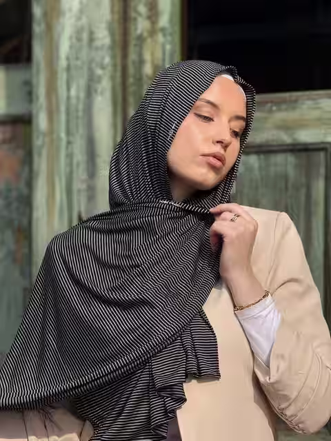Kuvajtska cotton stripe s cirkonima, boja Crno-bijeli dezen